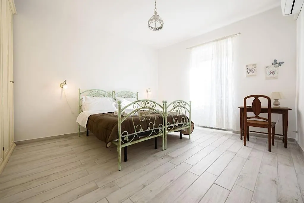 A Due Passi Da Toledo Apartment Naples