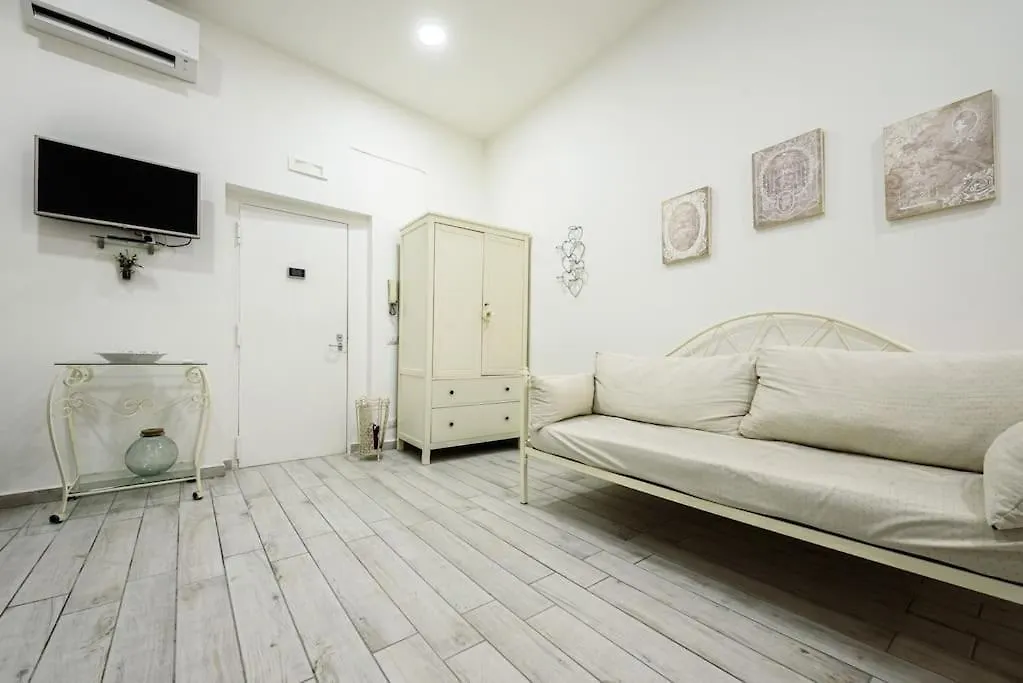 A Due Passi Da Toledo Apartment Naples