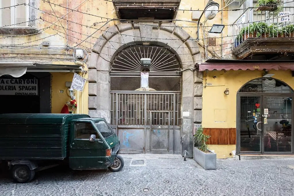 A Due Passi Da Toledo Apartment Naples 0*,  Italy